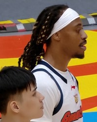 中欧体育官方网站-广东男篮掉出前四，粤媒称赞徐杰胡明轩引争议，球迷：睁眼说瞎话